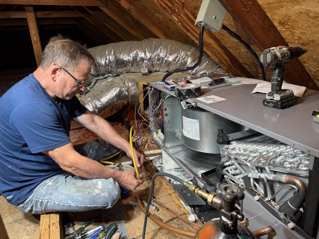 2024/10(October)/AC-replacement-upstairs/1024x768_2024-10-16-Comanche-Upstairs-AC-replacement-15-MarkKay.JPG