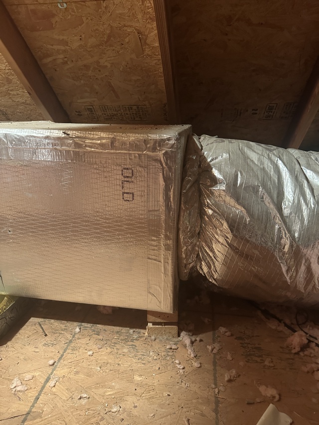 2024/10(October)/AC-replacement-upstairs/640x480_2024-09-16-Comanche-Upstairs-AC-replacement-08.JPG