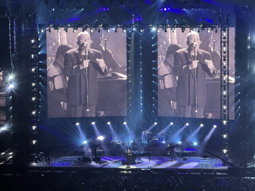 2024/10(October)/Billy-Joel-Sting-Concert-San-Antonio/1024x768_2024-10-25-Billy-Joel-Sting-Concert-26.JPG