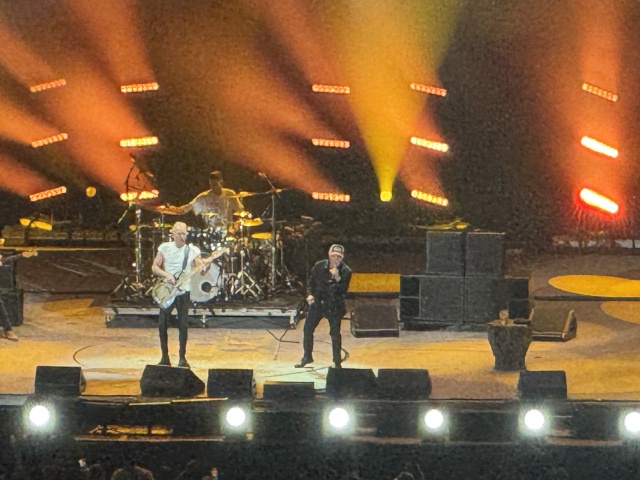 2024/10(October)/Billy-Joel-Sting-Concert-San-Antonio/640x480_2024-10-25-Billy-Joel-Sting-Concert-10.JPG