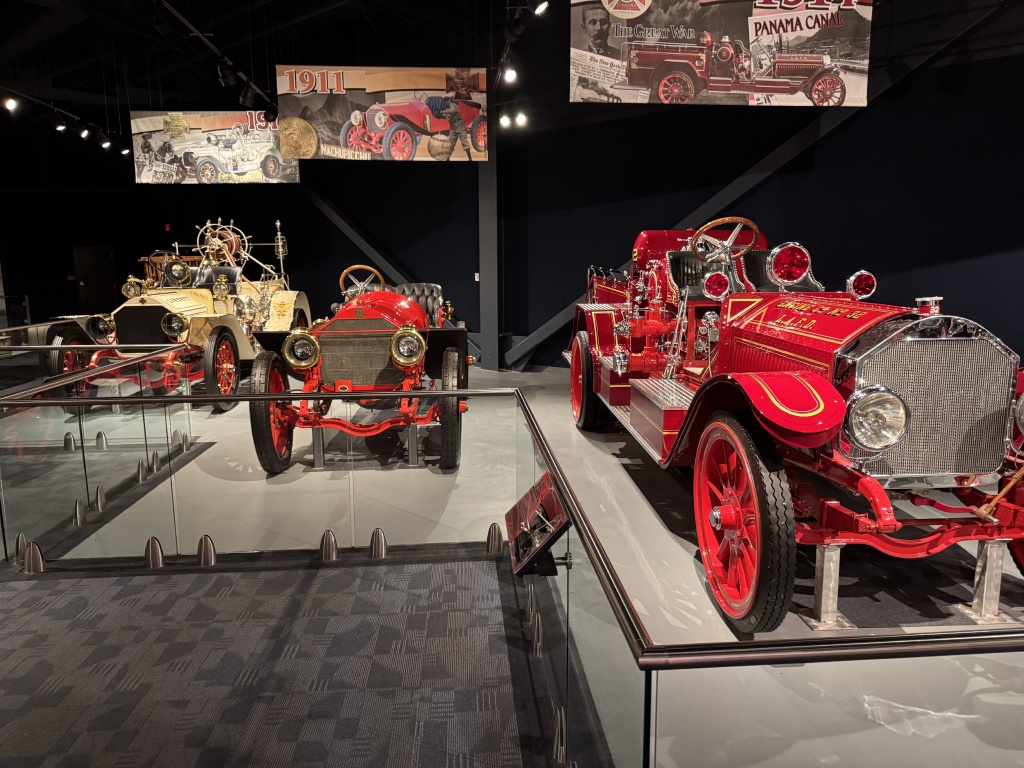 2024/10(October)/Charleston-Visit-Chance-Bianca/1024x768_2024-10-04-Charleston-SC-visit-02-firetruck-museam.JPG