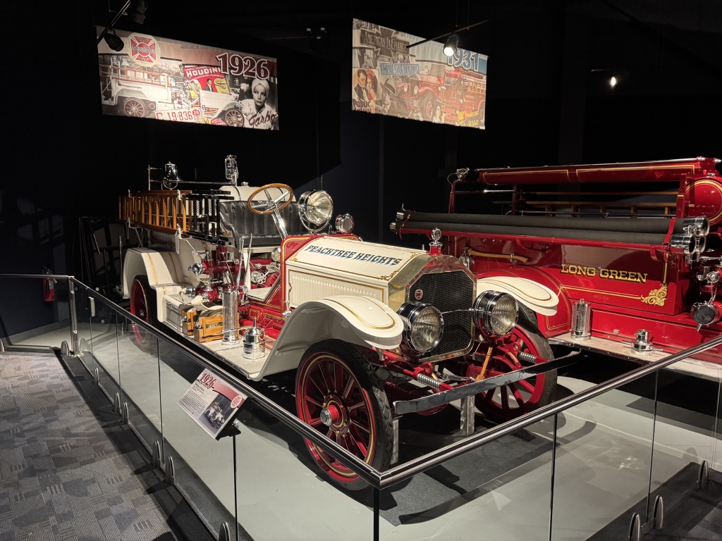 2024/10(October)/Charleston-Visit-Chance-Bianca/1024x768_2024-10-04-Charleston-SC-visit-07-firetruck-museam.JPG