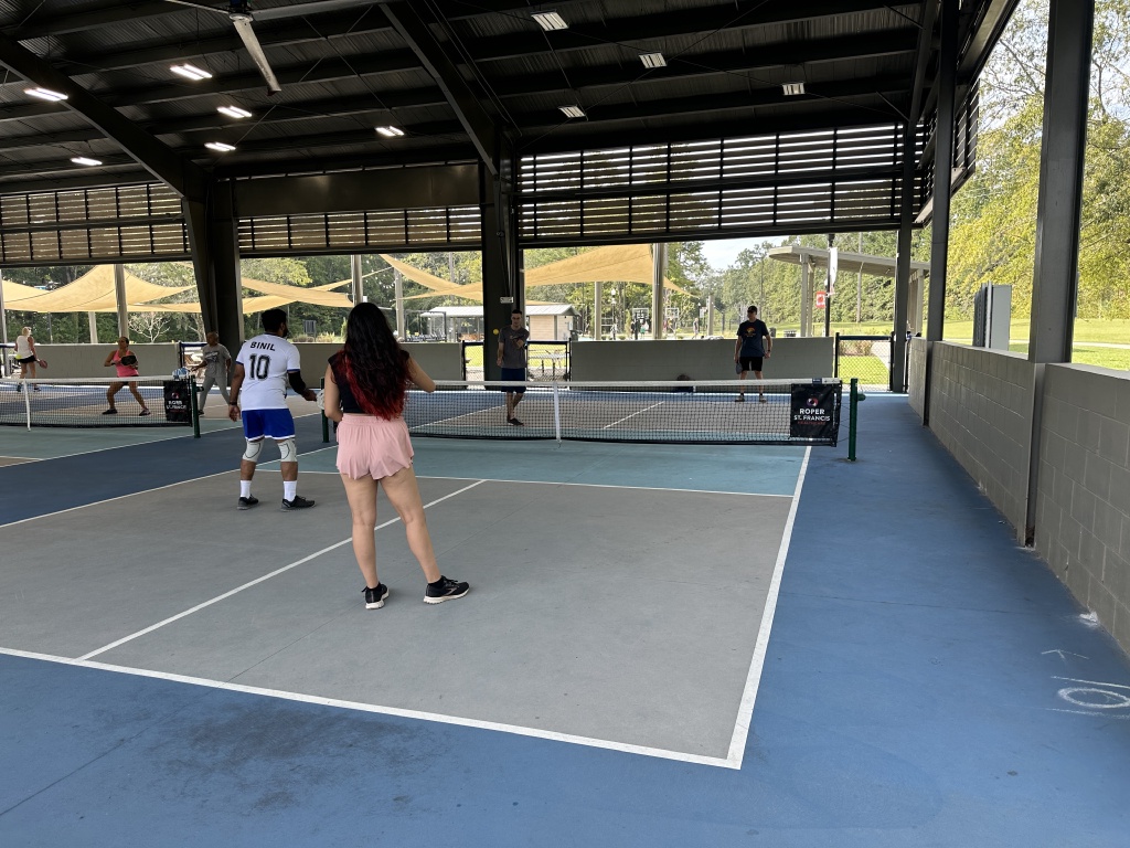 2024/10(October)/Charleston-Visit-Chance-Bianca/1024x768_2024-10-05-Charleston-SC-visit-20-pickleball-Bianca-Travis-Chance.JPG