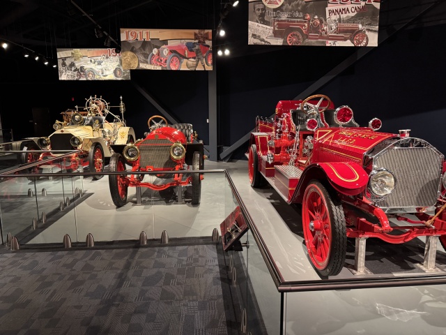 2024-10-04-Charleston-SC-visit-02-firetruck-museam.JPG