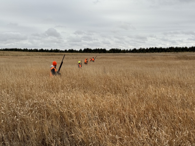 2024-10-30-South-Dakota-Pheasant-Hunting-11-Kali-John-Rose-Mike.JPG