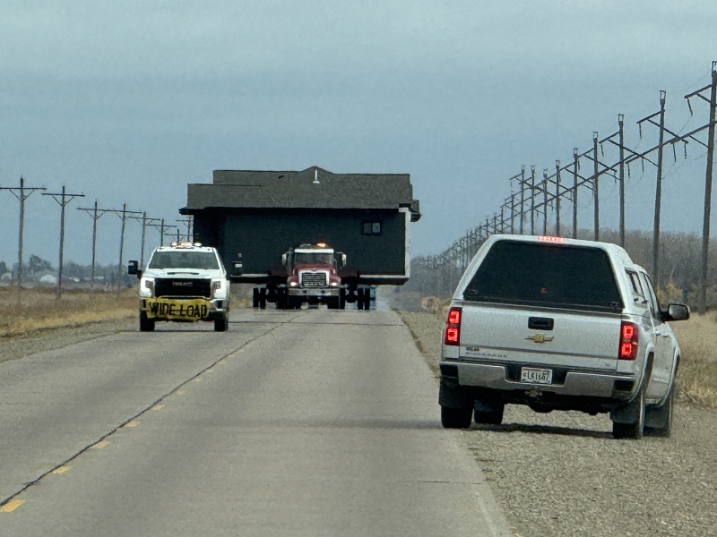 2024-10-30-South-Dakota-Pheasant-Hunting-12-big-house-on-highway.JPG