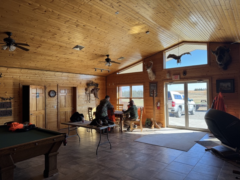 2024-11-01-South-Dakota-Pheasant-Hunting-21-lodge.JPG