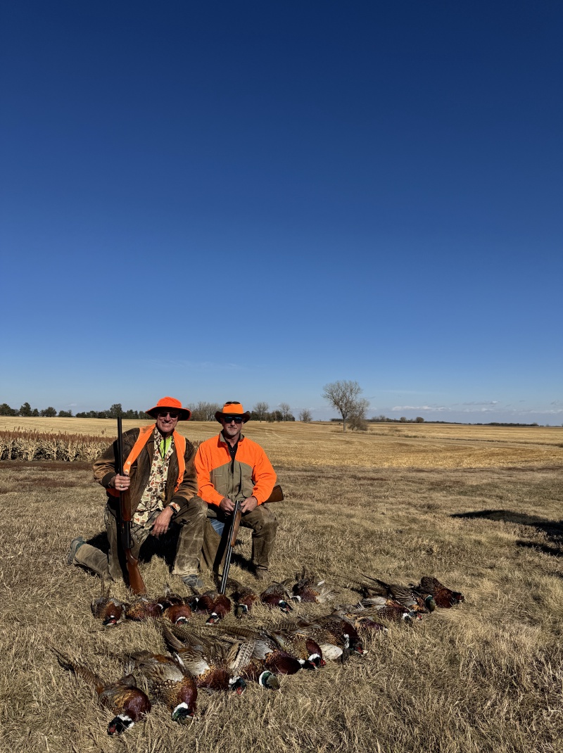 2024/10(October)/South-Dakota-Pheasant-Hunting/800x600_2024-11-01-South-Dakota-Pheasant-Hunting-34-Travis-Mike.JPG