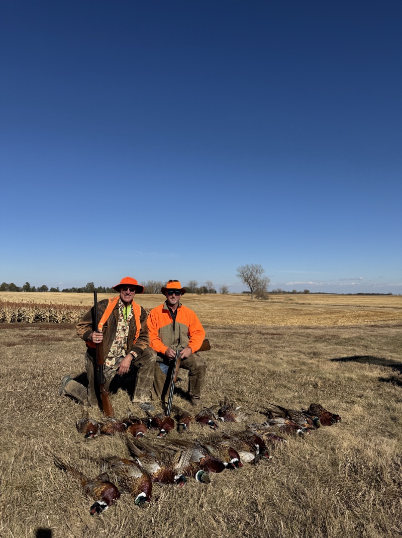 2024/10(October)/South-Dakota-Pheasant-Hunting/800x600_2024-11-01-South-Dakota-Pheasant-Hunting-35-Travis-Mike.JPG
