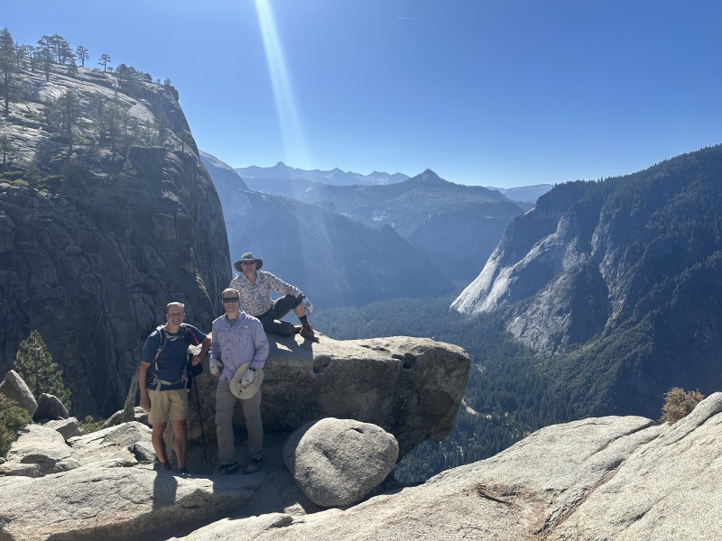 2024/BEST-OF/800x600_2024-08-27-Yosemite-277-Falls-to-Tioga-Rd-JonGraf-BenAllums-Travis-GOOD.JPG