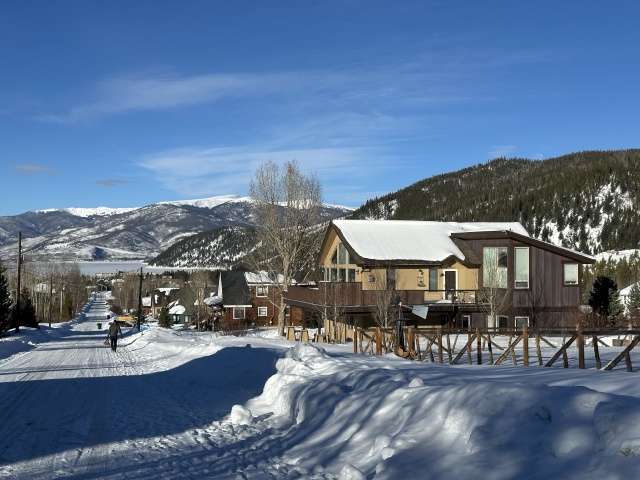2025/01(January)/Colorado/640x480_2025-01-10-Colorado-02-Lakeview-Circle.JPG
