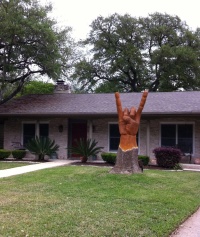 Hook-em-Horns-Tree.JPG