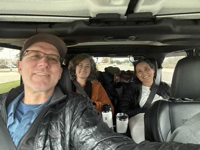 2025/01(January)/Misc/640x480_2025-01-09-Travis-Suzi-Syndia-Troy.JPG
