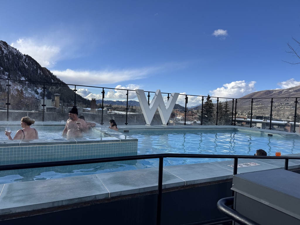 2025/03(March)/Colorado/1024x768_2025-03-05-Colorado-18-Aspen-W-Pool.JPG