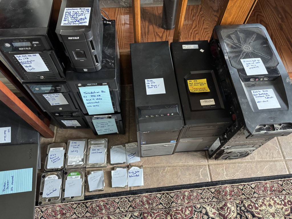 2025/03(March)/Misc/1024x768_2025-03-28-ChrisHall-Computer-Cleanup-04.JPG