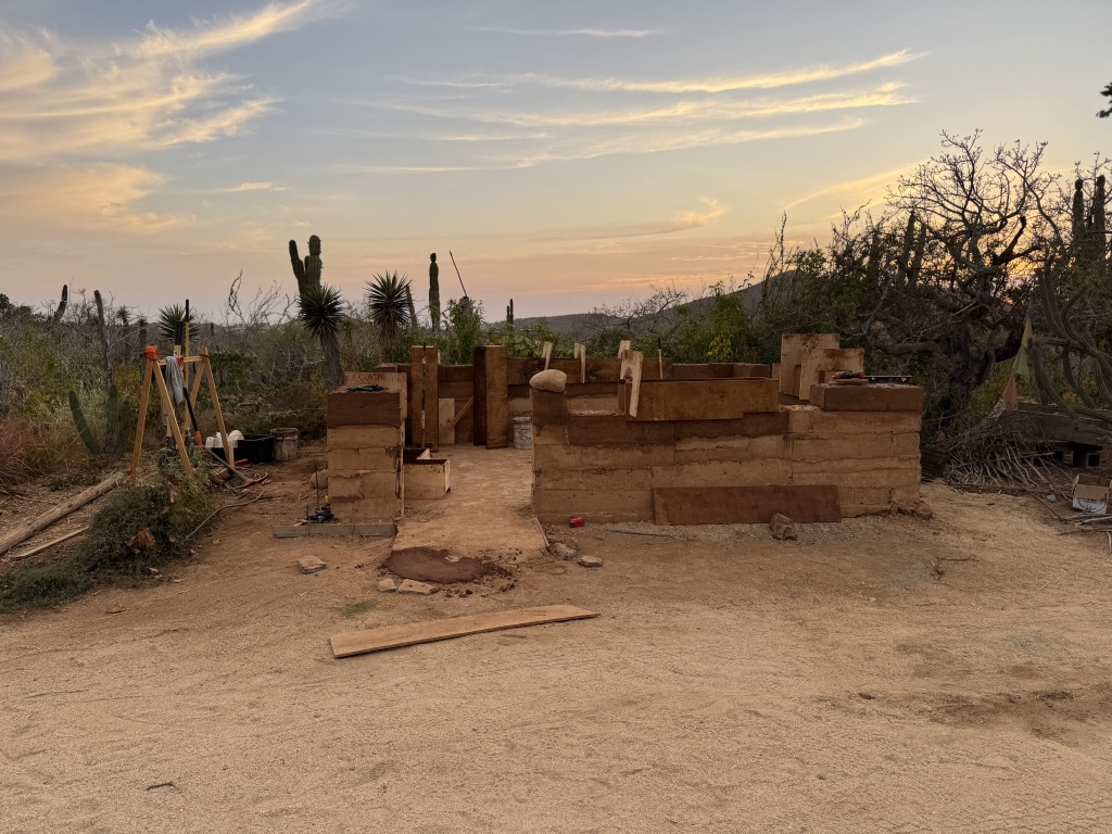 2025/04(April)/Travis-to-Mexico/1024x768_2025-04-16-Pescadero-MX-87-Adobe-Castle.JPG