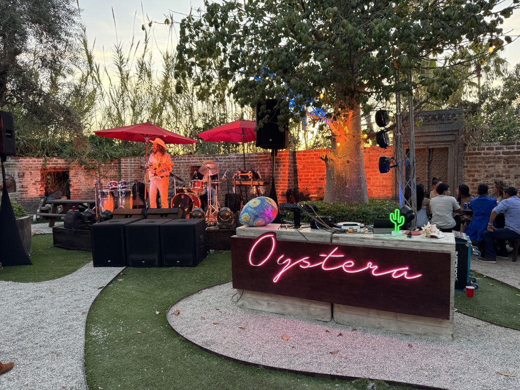2025/04(April)/Travis-to-Mexico/1024x768_2025-04-19-Pescadero-MX-104-Oystera-Concert.JPG