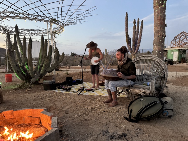 2025/04(April)/Travis-to-Mexico/640x480_2025-04-17-Pescadero-MX-88-Fire-Concert.JPG