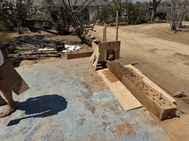 2025/04(April)/Travis-to-Mexico/800x600_2025-04-13-Pescadero-MX-71-Adobe-Castle.JPG