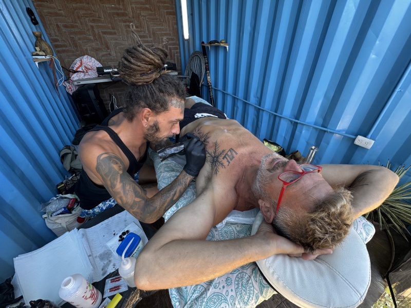 2025/04(April)/Travis-to-Mexico/800x600_2025-04-19-Pescadero-MX-101-Justin-Tatoo.JPG