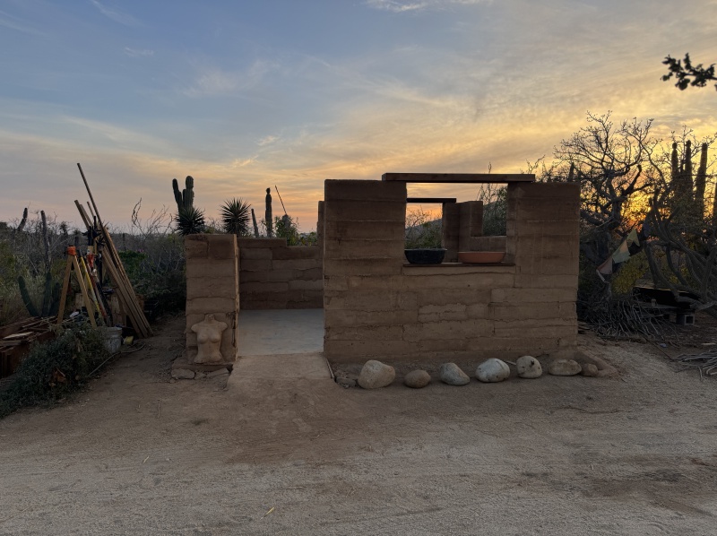 2025/04(April)/Travis-to-Mexico/800x600_2025-04-20-Pescadero-MX-120-Adobe-Castle.JPG