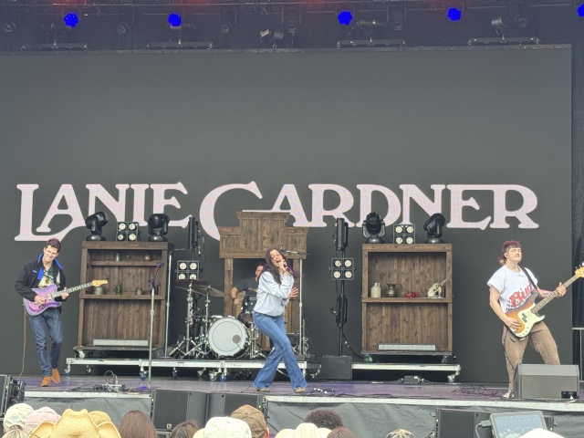 2025-04-05-Two-StepInn-2-Lanie-Gardner.JPG