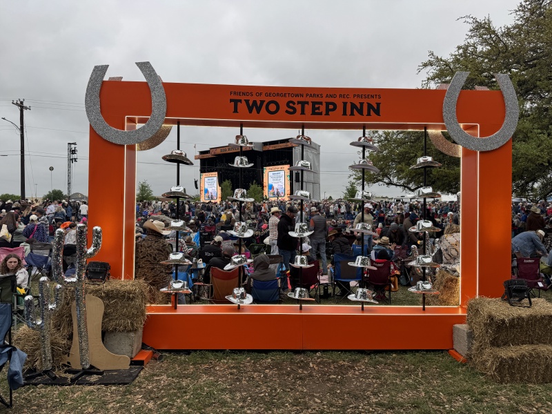 2025/04(April)/Two-Step-Inn/800x600_2025-04-05-Two-StepInn-4.JPG