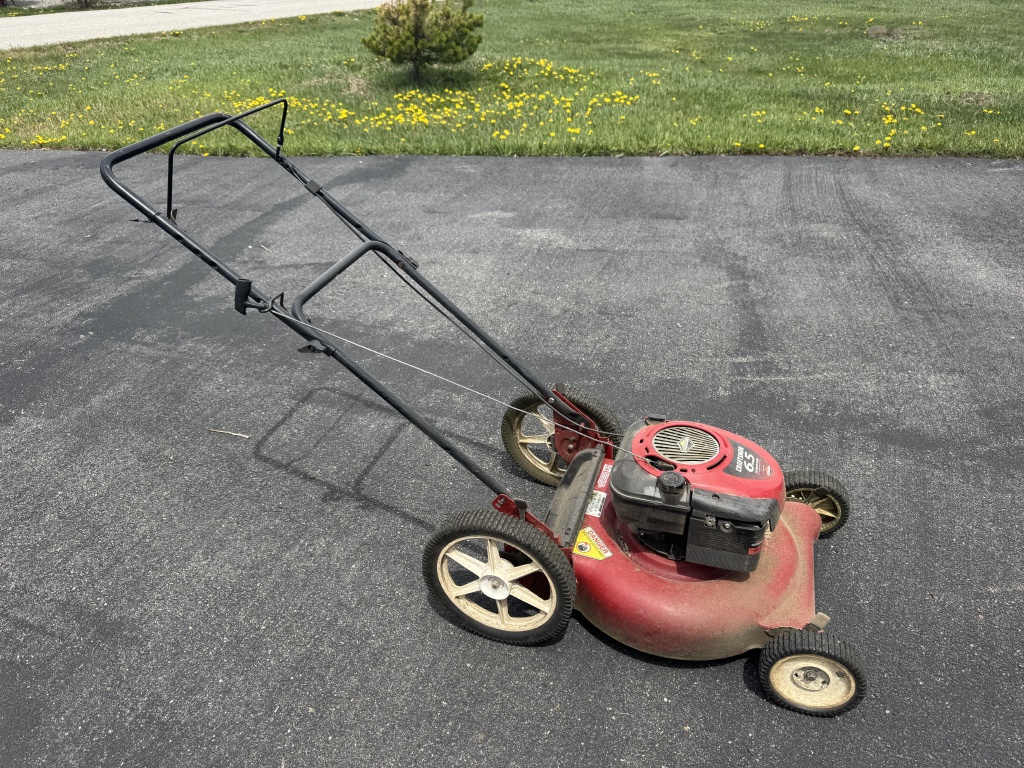 2025/05(May)/Colorado/1024x768_2025-05-28-Colorado-33-Old-Push-Mower.JPG