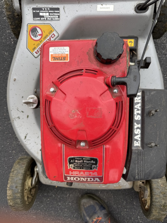 2025/05(May)/Colorado/640x480_2025-05-18-Colorado-01-Honda-Mower.JPG