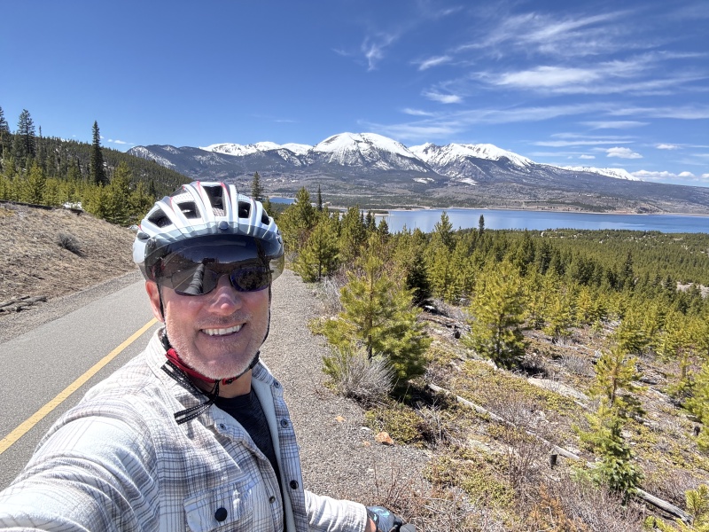 2025/05(May)/Colorado/800x600_2025-05-03-Colorado-02-Biking-Travis.JPG