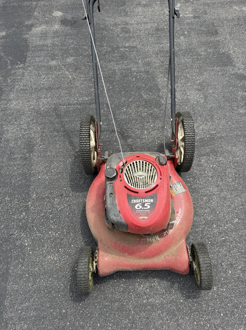 2025/05(May)/Colorado/800x600_2025-05-28-Colorado-32-Old-Push-Mower.JPG