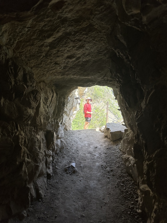 2025/05(May)/Ouray-Camping-Colorado/640x480_2025-05-25-Colorado-51-Ouray-Box-Canon-Travis.JPG