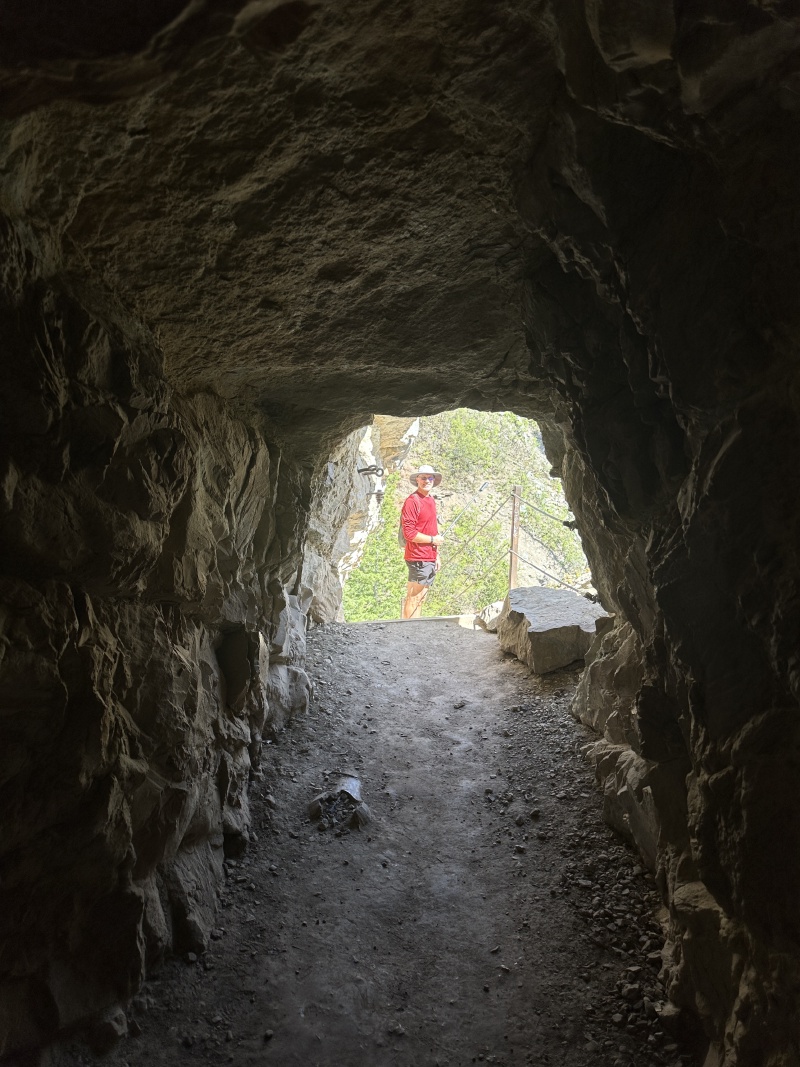 2025/05(May)/Ouray-Camping-Colorado/800x600_2025-05-25-Colorado-51-Ouray-Box-Canon-Travis.JPG