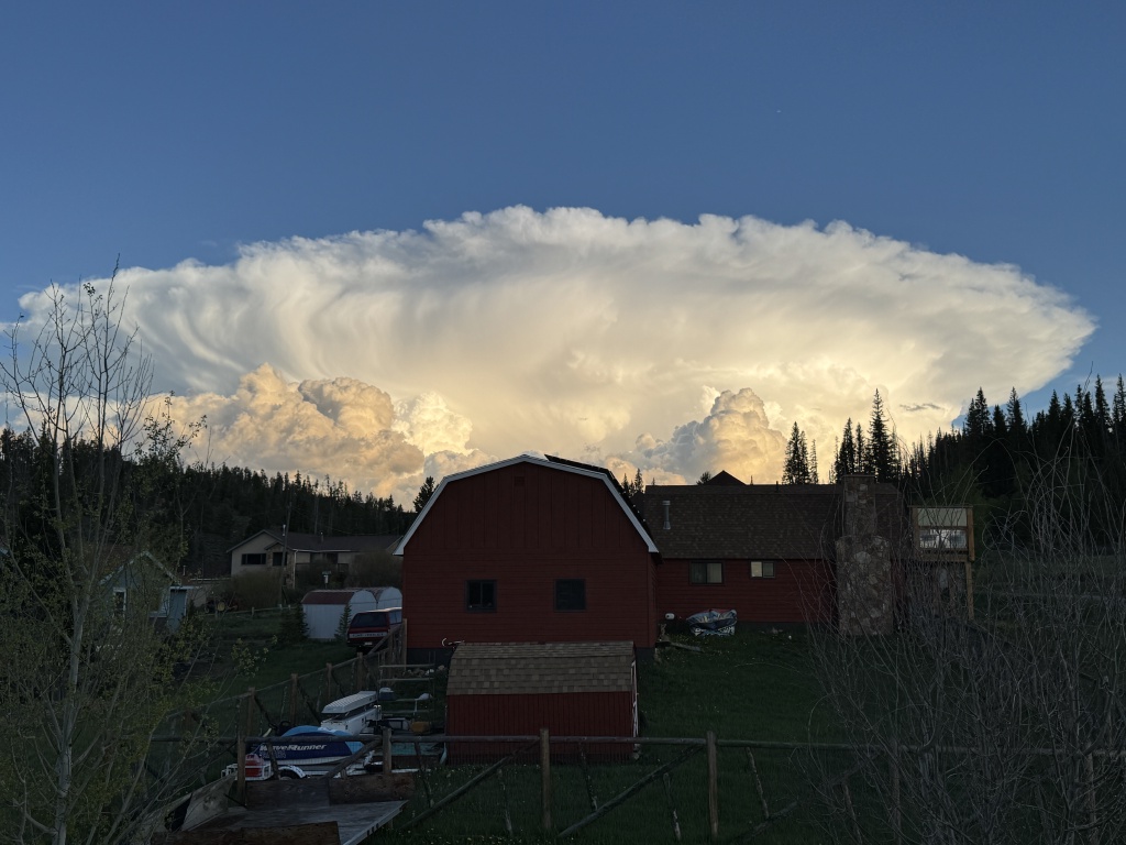 2025/06(June)/Colorado/1024x768_2025-06-09-Colorado-09-Barn-Cloud-GOOD.JPG