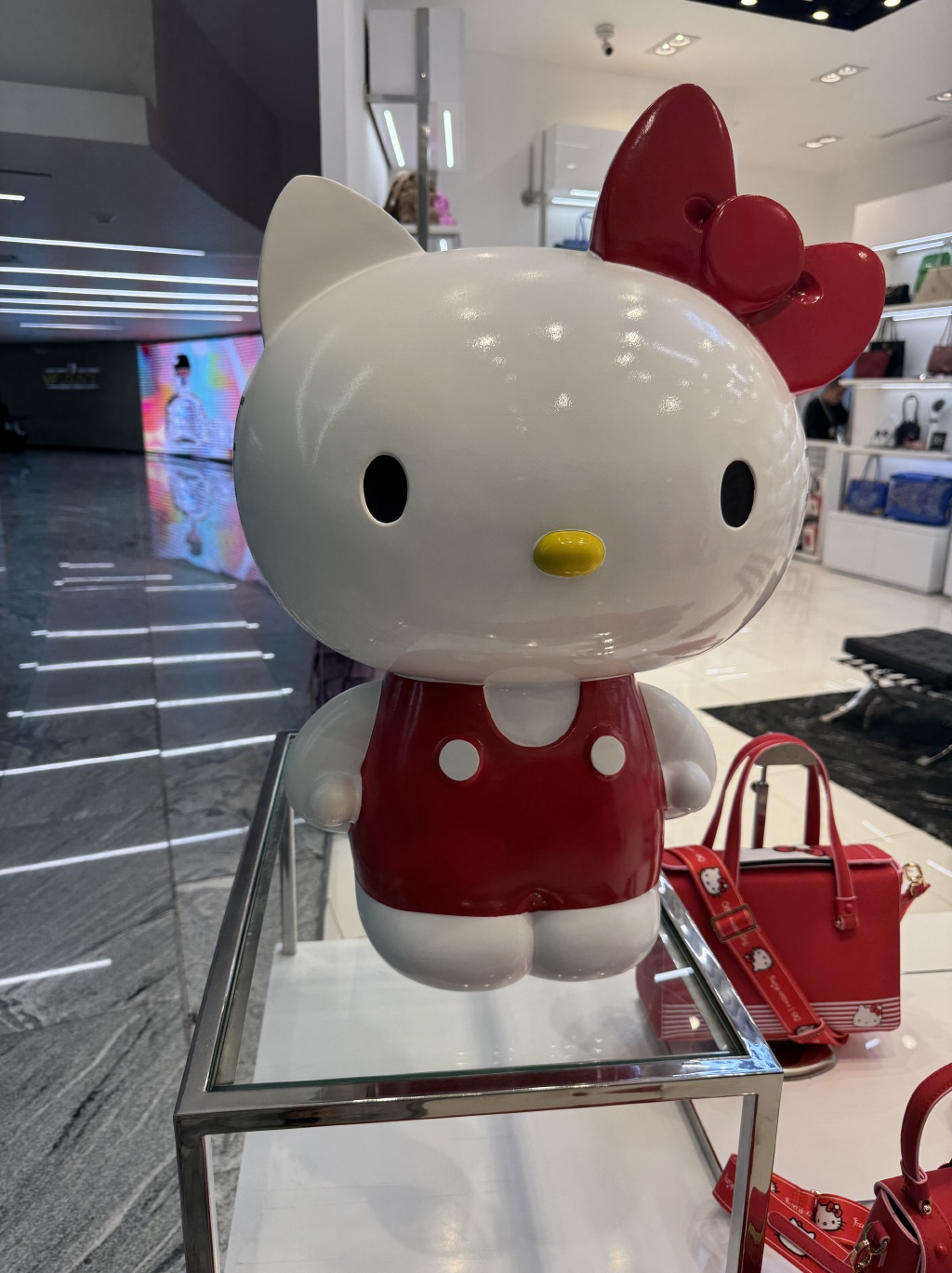 2025/06(June)/Tequila-Mexico-City-with-Seeleys/1024x768_2025-06-16-Mexico-183-Hello-Kitty.JPG