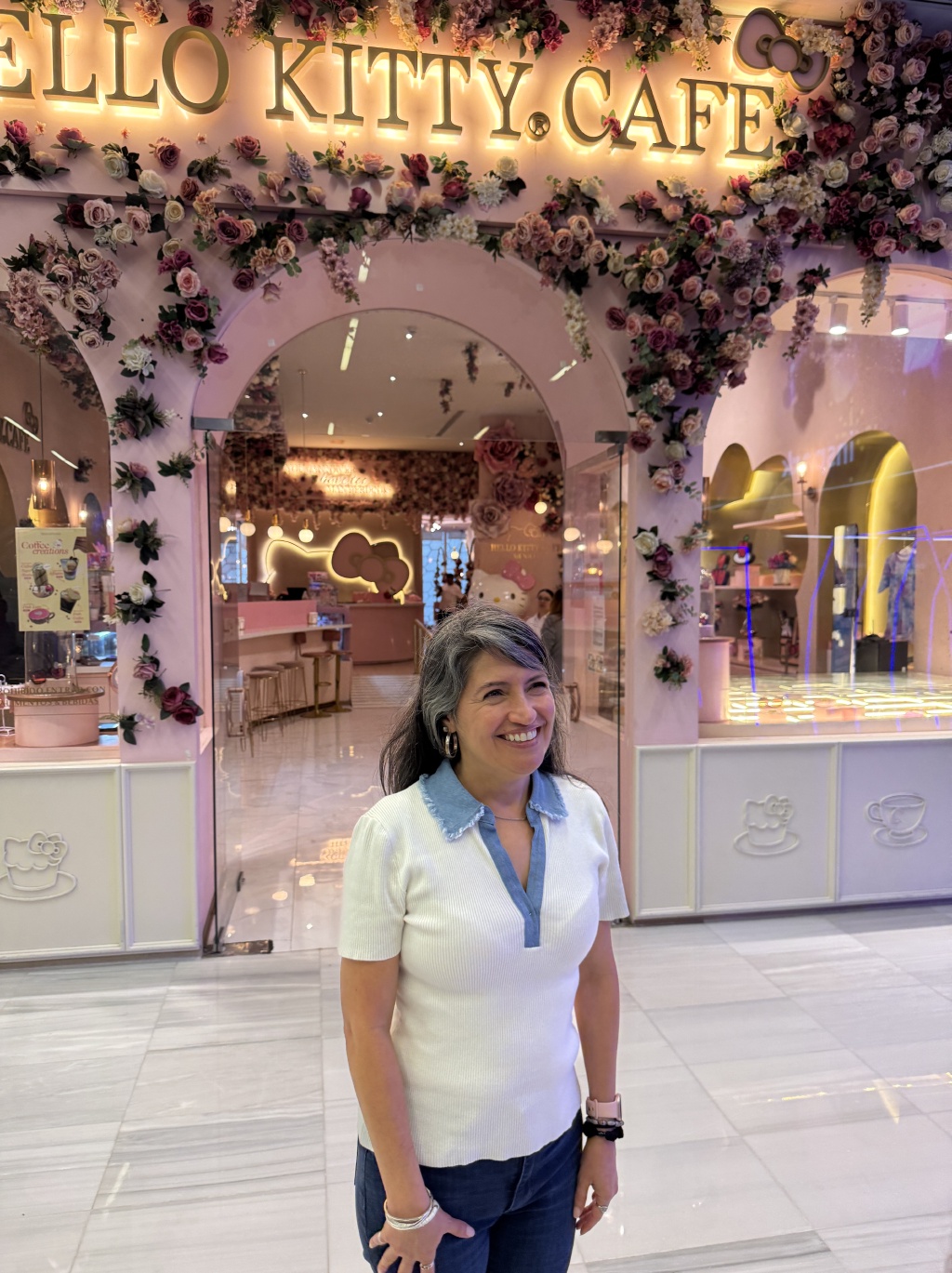 2025/06(June)/Tequila-Mexico-City-with-Seeleys/1024x768_2025-06-17-Mexico-198-HelloKitty-Graciela.JPG