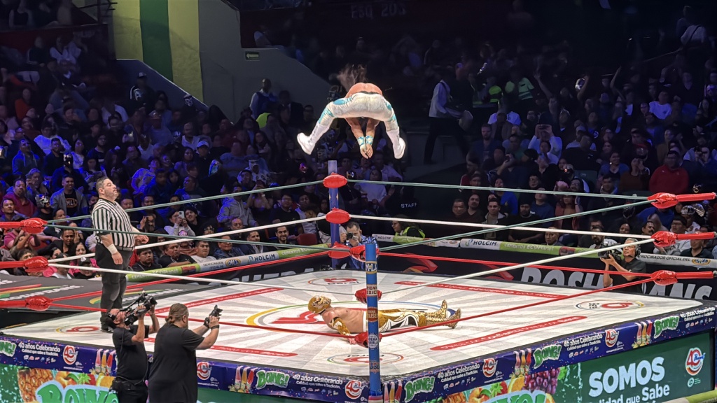2025/06(June)/Tequila-Mexico-City-with-Seeleys/1024x768_2025-06-17-Mexico-233-LuchaLibre.JPG