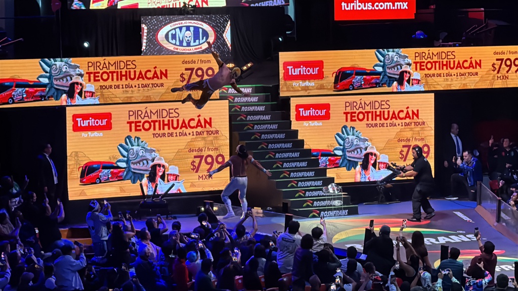 2025/06(June)/Tequila-Mexico-City-with-Seeleys/1024x768_2025-06-17-Mexico-234-LuchaLibre.JPG