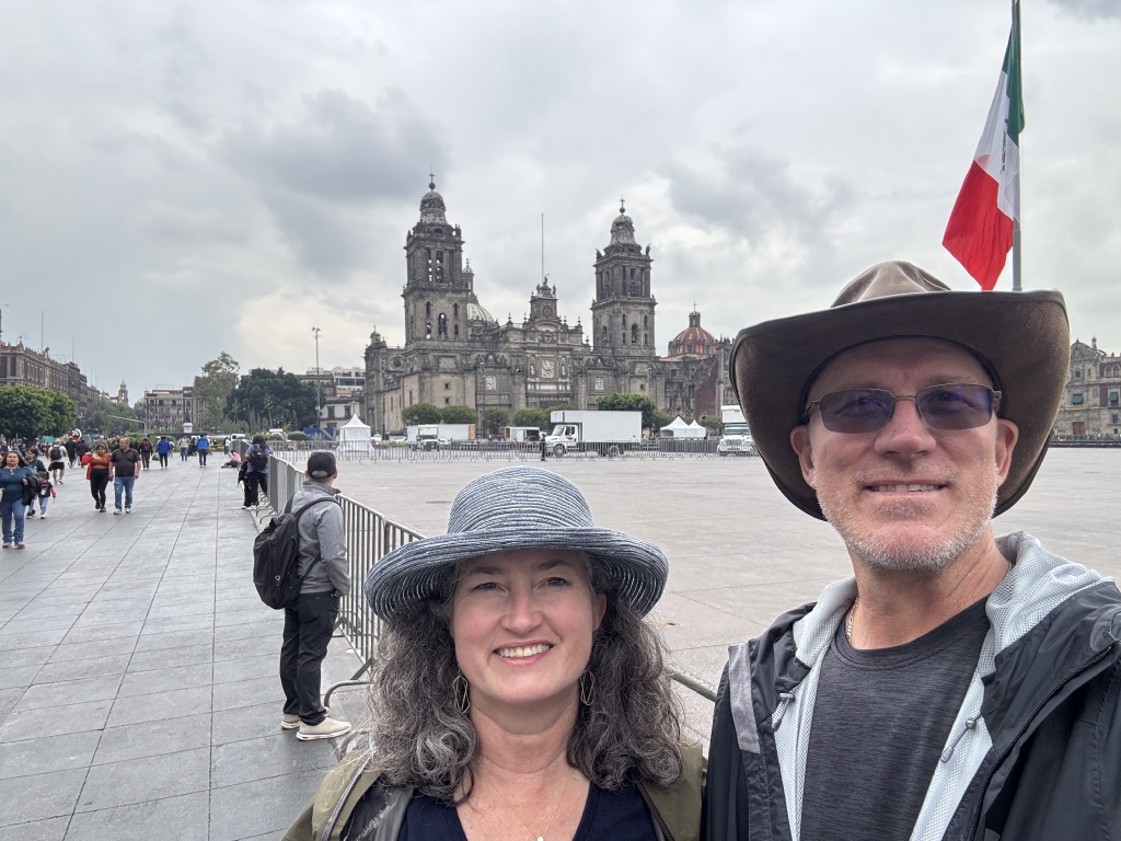 2025/06(June)/Tequila-Mexico-City-with-Seeleys/1024x768_2025-06-19-Mexico-351-City-Square-Suzi-Travis.JPG