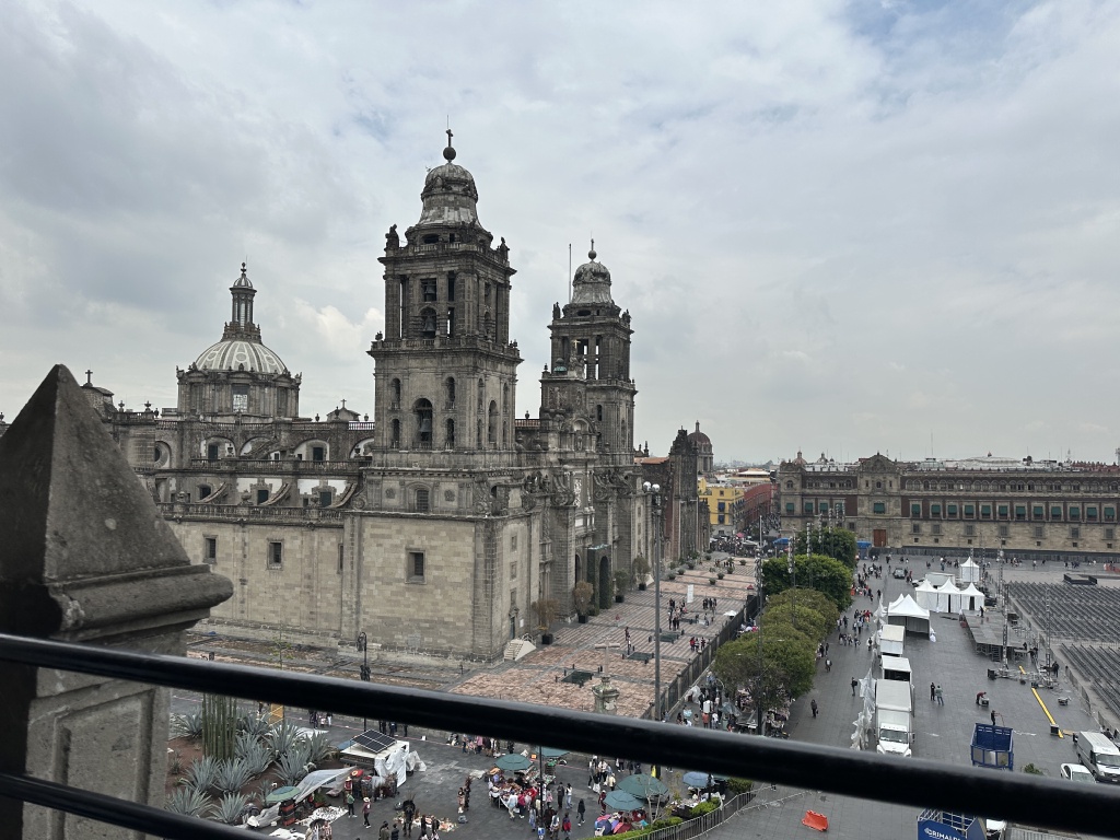 2025/06(June)/Tequila-Mexico-City-with-Seeleys/1024x768_2025-06-19-Mexico-359-City-Square.JPG