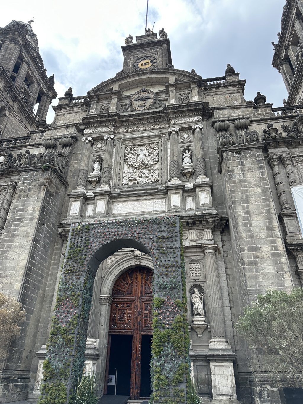 2025/06(June)/Tequila-Mexico-City-with-Seeleys/1024x768_2025-06-19-Mexico-372-City-Square.JPG