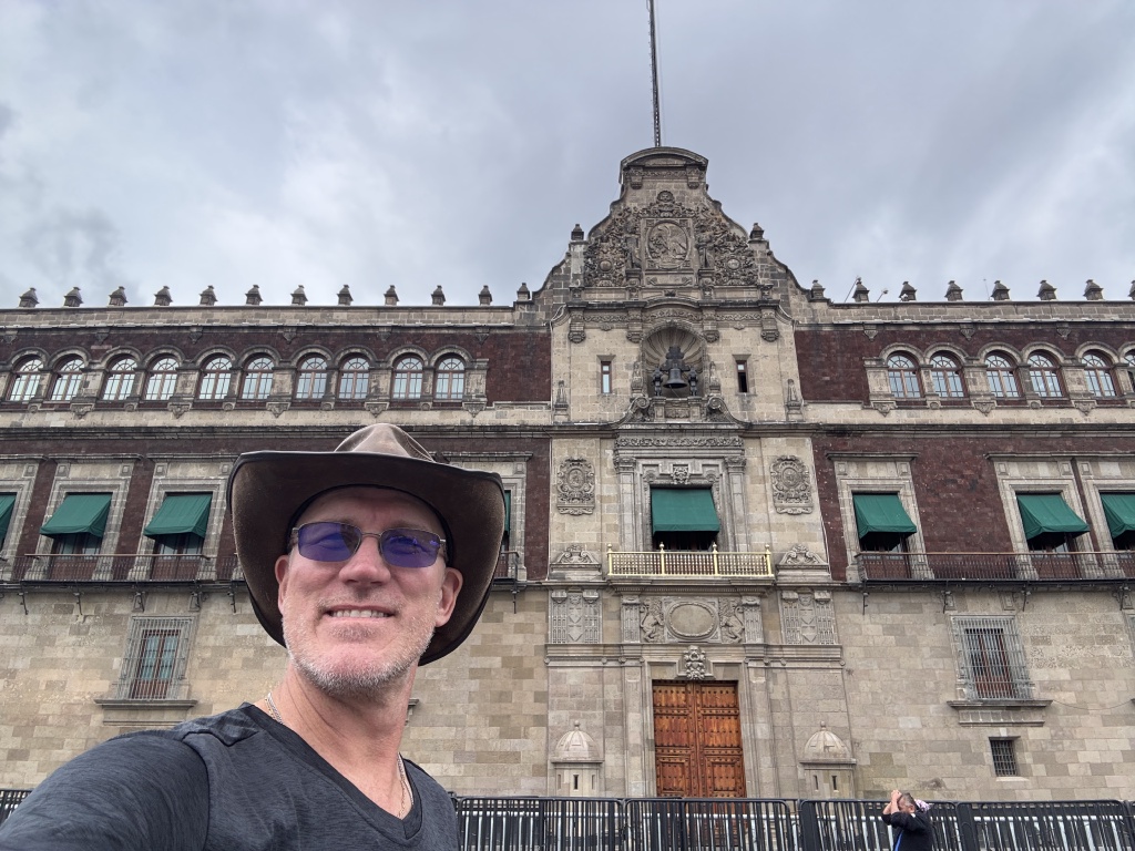 2025/06(June)/Tequila-Mexico-City-with-Seeleys/1024x768_2025-06-19-Mexico-382-City-Square-Travis.JPG