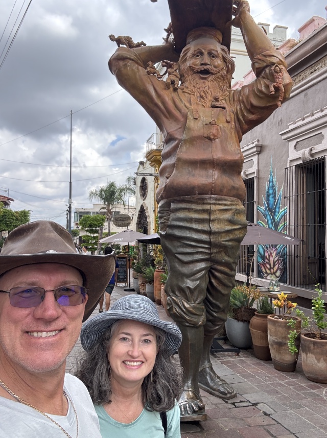 2025/06(June)/Tequila-Mexico-City-with-Seeleys/640x480_2025-06-15-Mexico-120-Tlaquepaque-Travis-Suzi.JPG