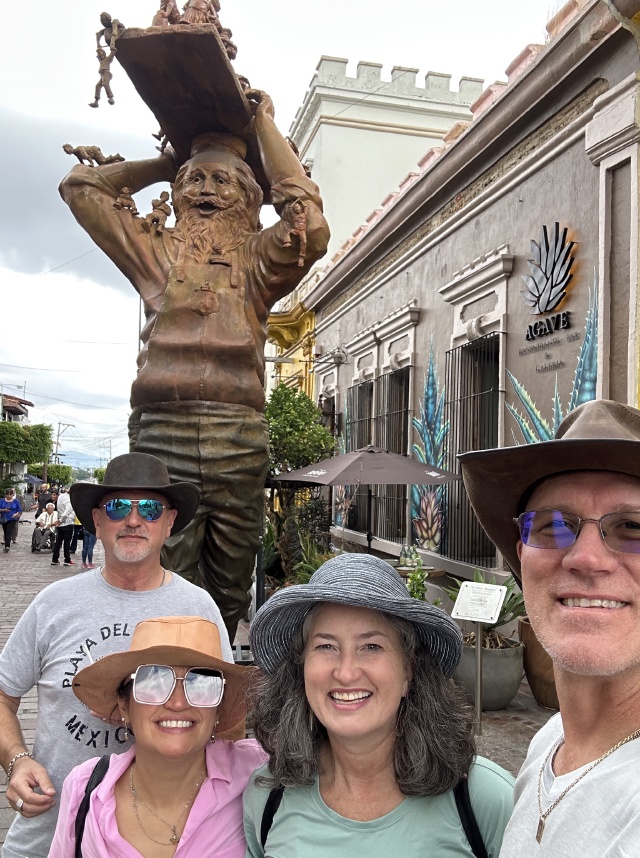 2025-06-15-Mexico-123-Tlaquepaque-Travis-Graciela-Suzi-Travis.JPG