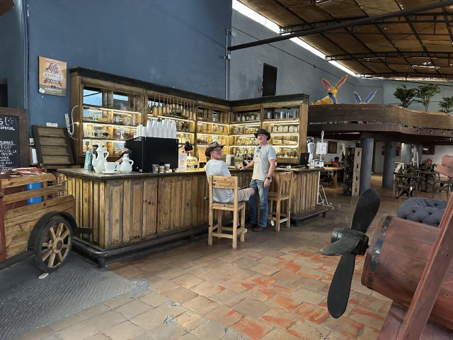 2025/06(June)/Tequila-Mexico-City-with-Seeleys/640x480_2025-06-15-Mexico-179-Tlaquepaque-Travis-Mike.JPG