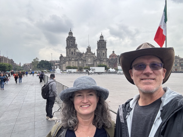 2025-06-19-Mexico-351-City-Square-Suzi-Travis.JPG