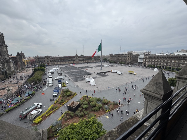 2025-06-19-Mexico-356-City-Square.JPG