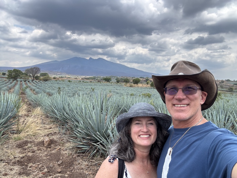 2025/06(June)/Tequila-Mexico-City-with-Seeleys/800x600_2025-06-14-Mexico-054-Tequilla-Suzi-Travis.JPG