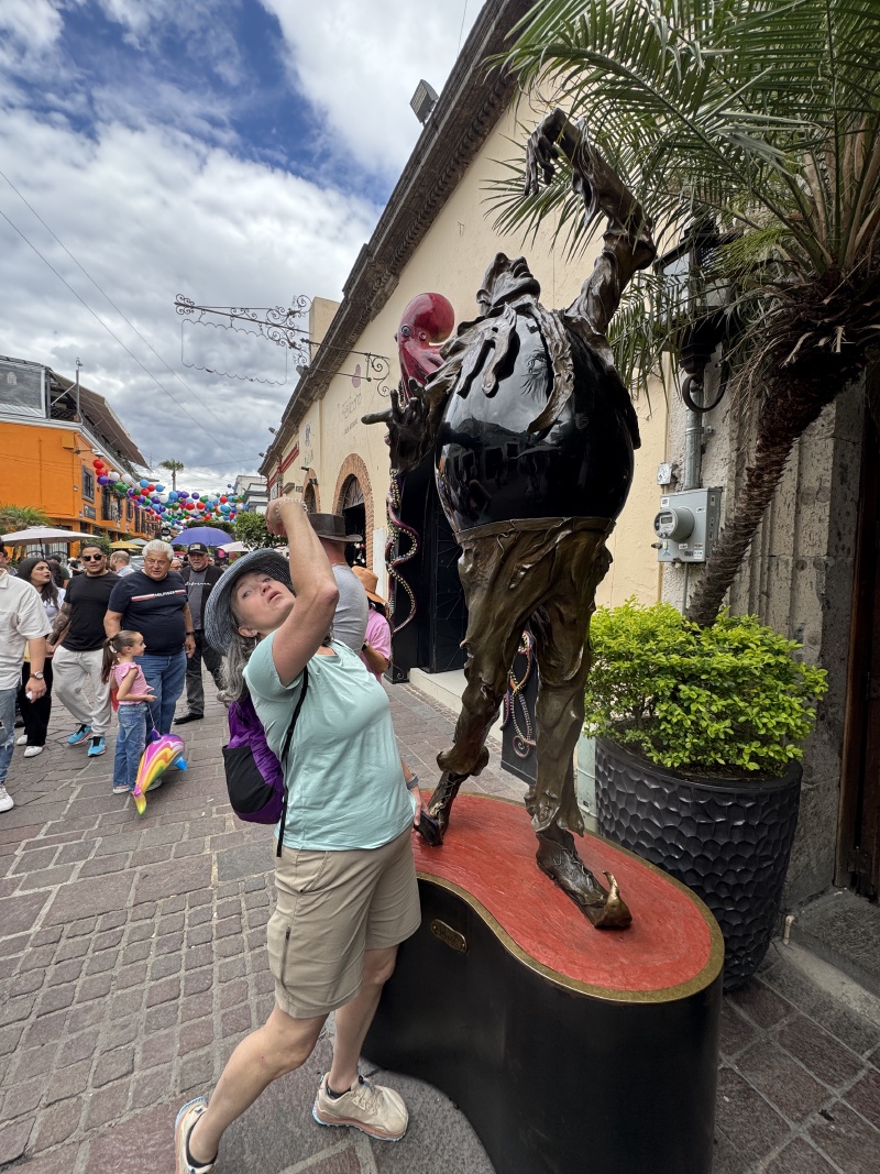 2025-06-15-Mexico-160-Tlaquepaque-Suzi.JPG