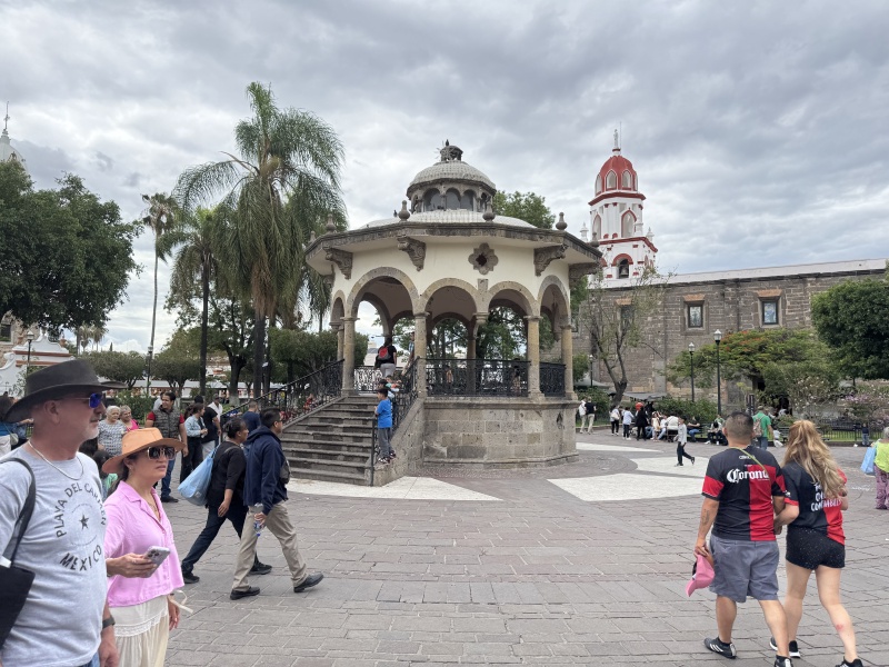 2025-06-15-Mexico-173-Tlaquepaque-Mike-Graciela.JPG